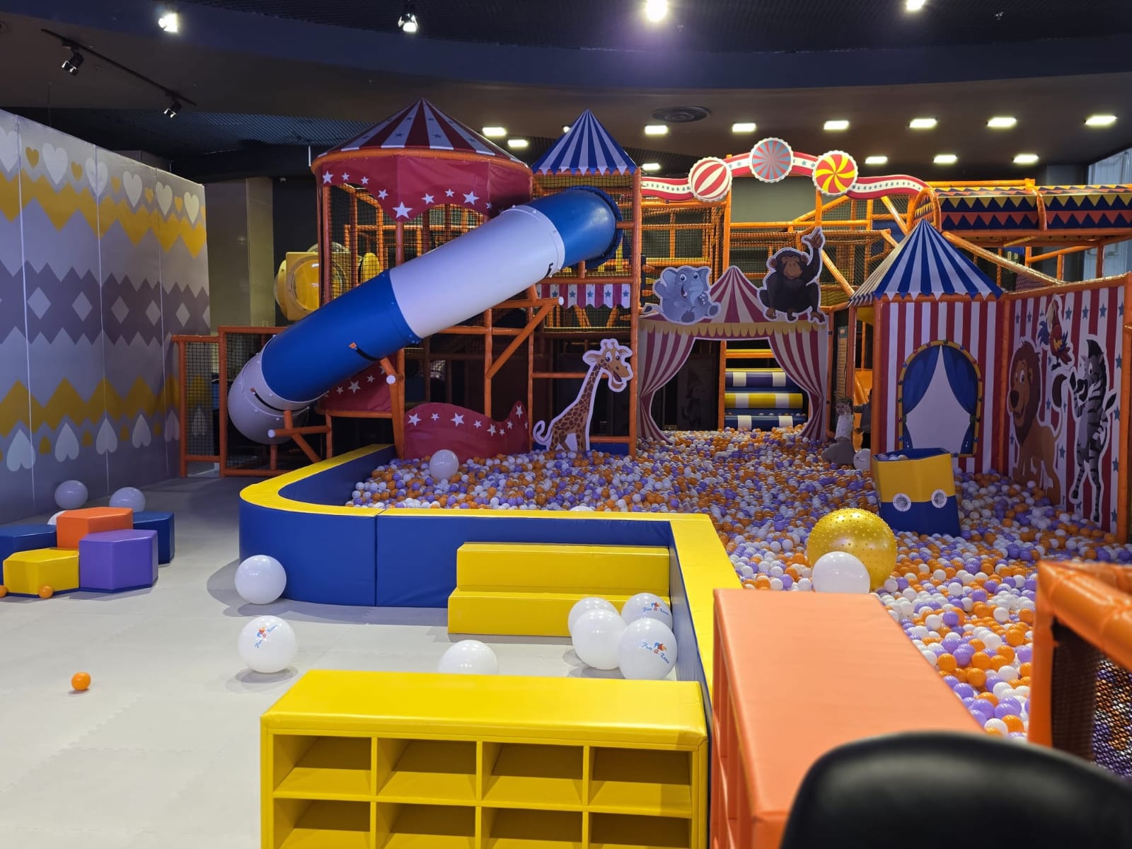 Playground copii Grand Arena Mall Sector 4 Bucureşti - FUN-O-RAMA